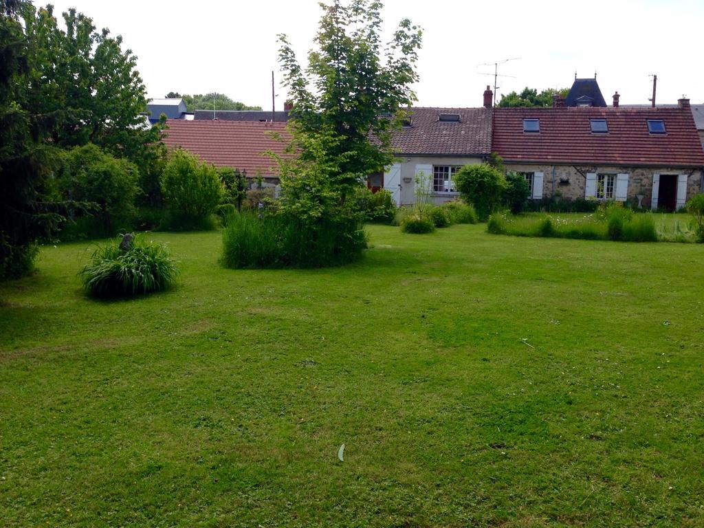 Chez Madame Titus Villa Ormoy-Villers Luaran gambar